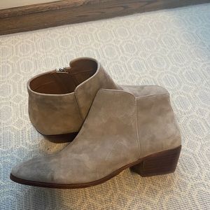 Sam Edelman ankle bootie